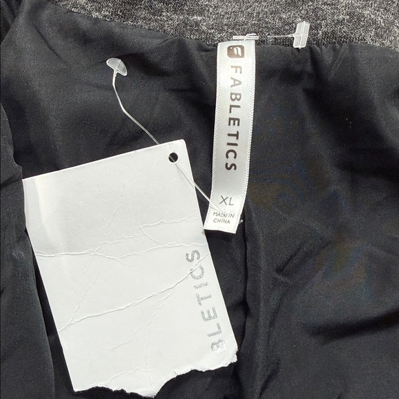 Fabletics NWT Milano Charcoal Gray Fleece with Black Faux Leather Sleeves Coat - Picture 6 of 10
